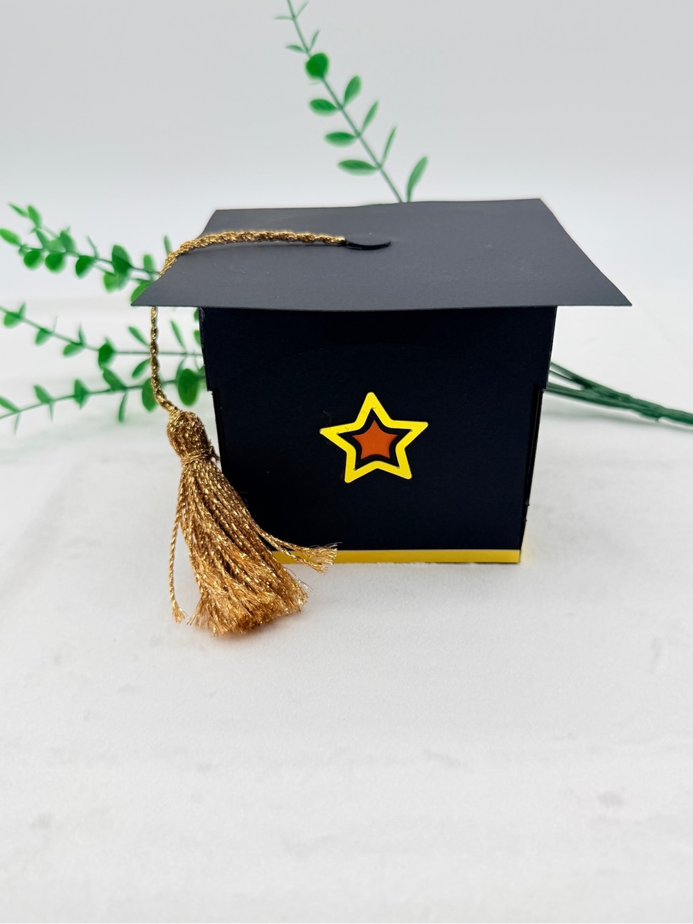 Cute Graduation Exploding/ Pop-up Box - Picture 10 of 12